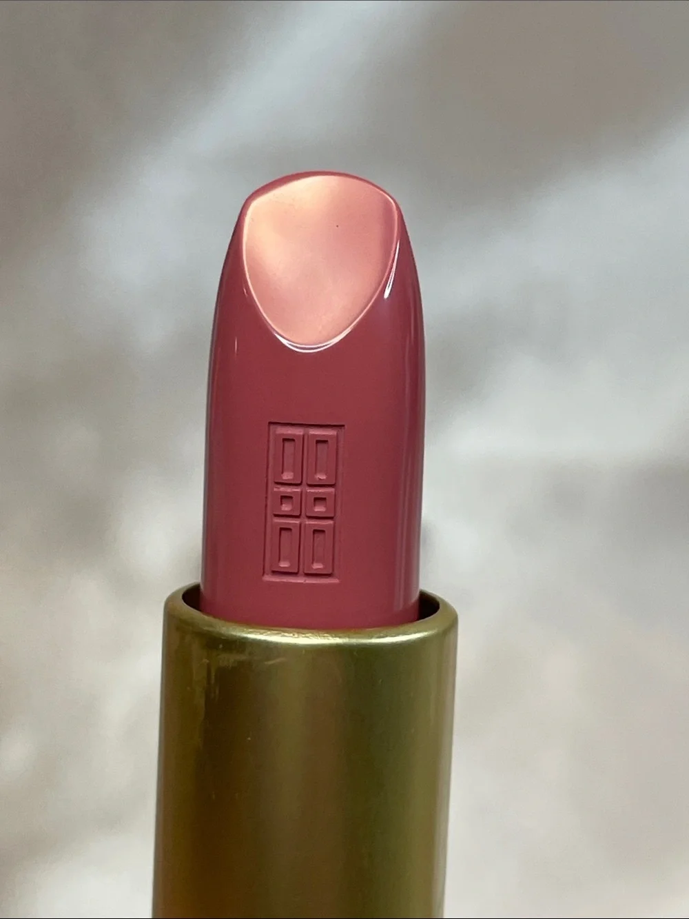 Elizabeth Arden Lip Color Lipstick in 007 Virtuous Rose - NIB